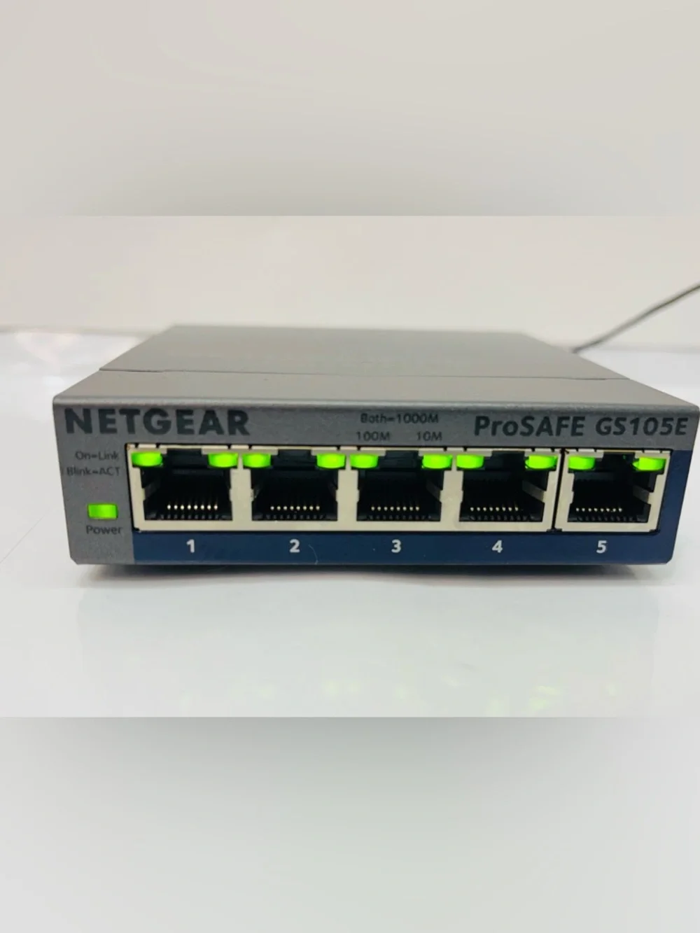NETGEAR ProSAFE Plus (GS105Ev2) 5-Port Gigabit Easy Use Ethernet Switch